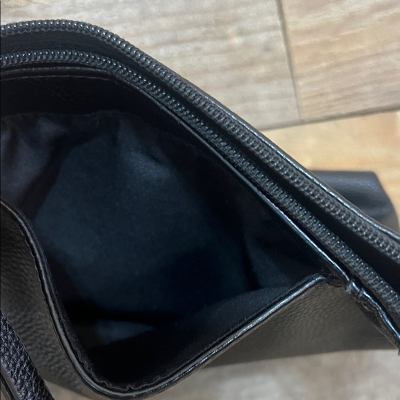 Liz Claiborne Black Crossbody Bag - Picture 13 of 16